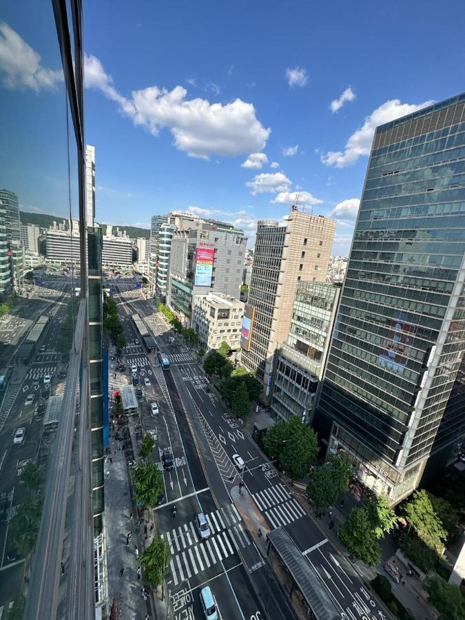 Hongdae Guesthouse 1Min From Hongik Uni Station Exit #1 Сеул Екстериор снимка