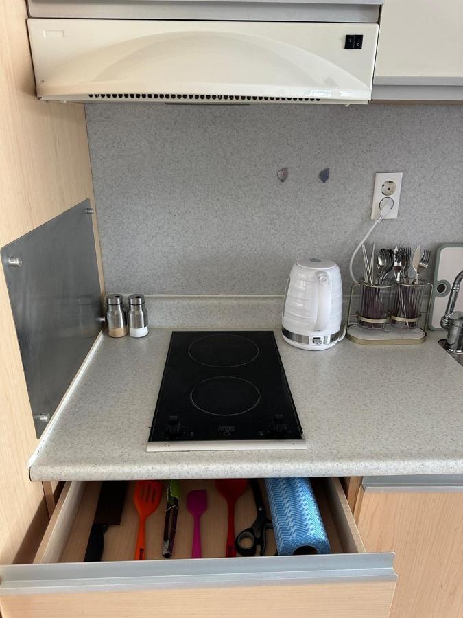 Hongdae Guesthouse 1Min From Hongik Uni Station Exit #1 Сеул Екстериор снимка