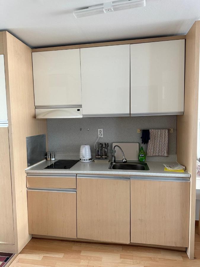 Hongdae Guesthouse 1Min From Hongik Uni Station Exit #1 Сеул Екстериор снимка